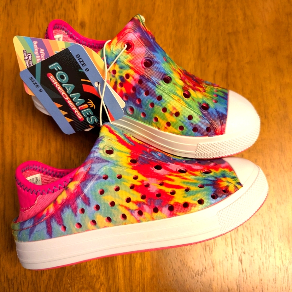 ❇️NWT❇️ Skechers Foamies Tie Dye Water Shoes - 9